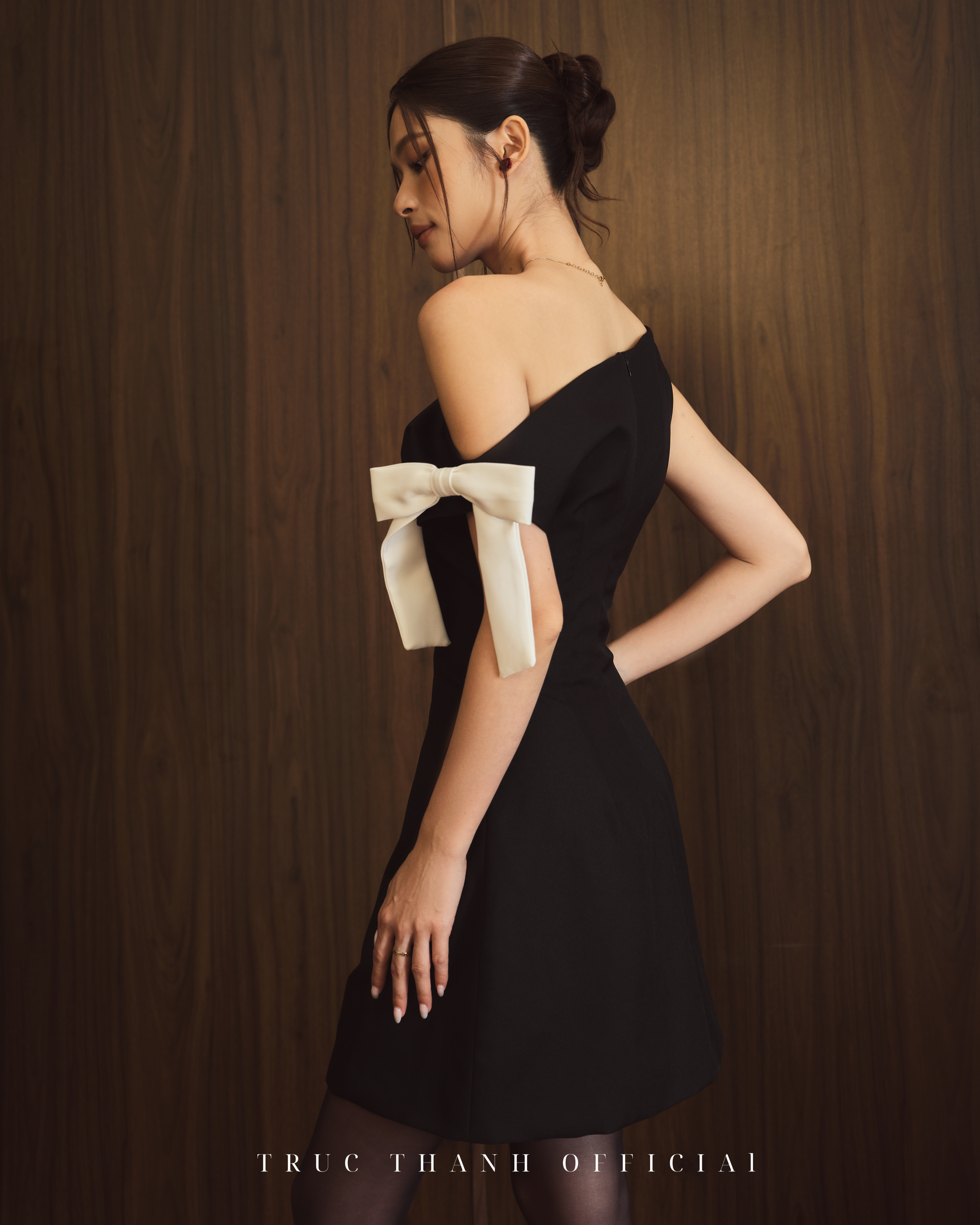 Elegance Dress | Váy cổ chéo form chữ A (Black/ Đen)