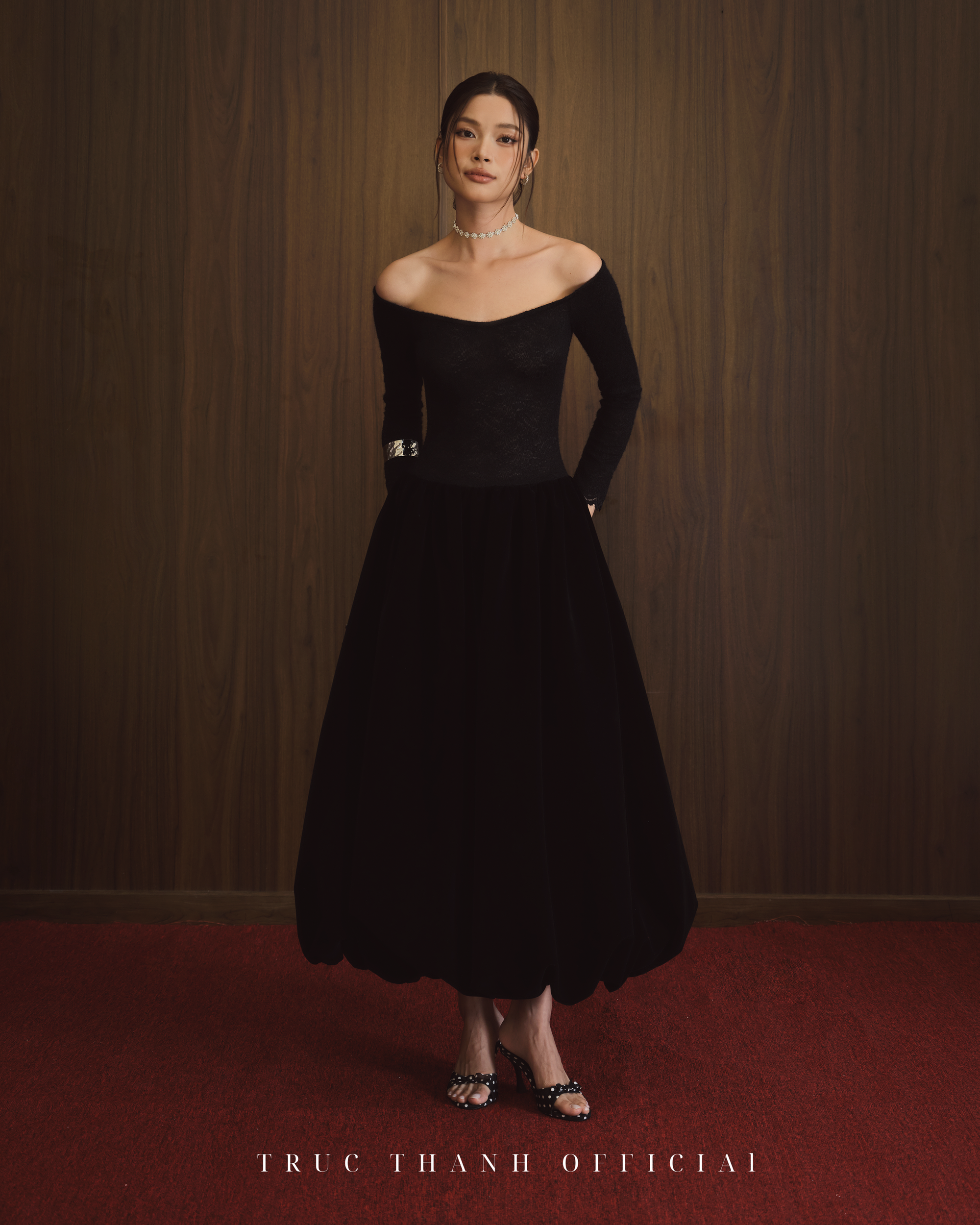 Velours Dress | Váy bí nhung form dài (Black/Red)