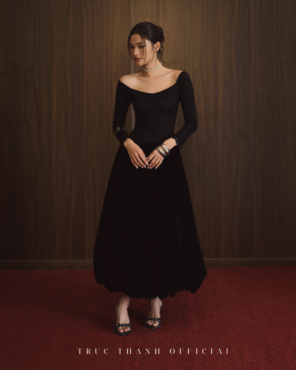 Velours Dress | Váy bí nhung form dài (Black/Red)
