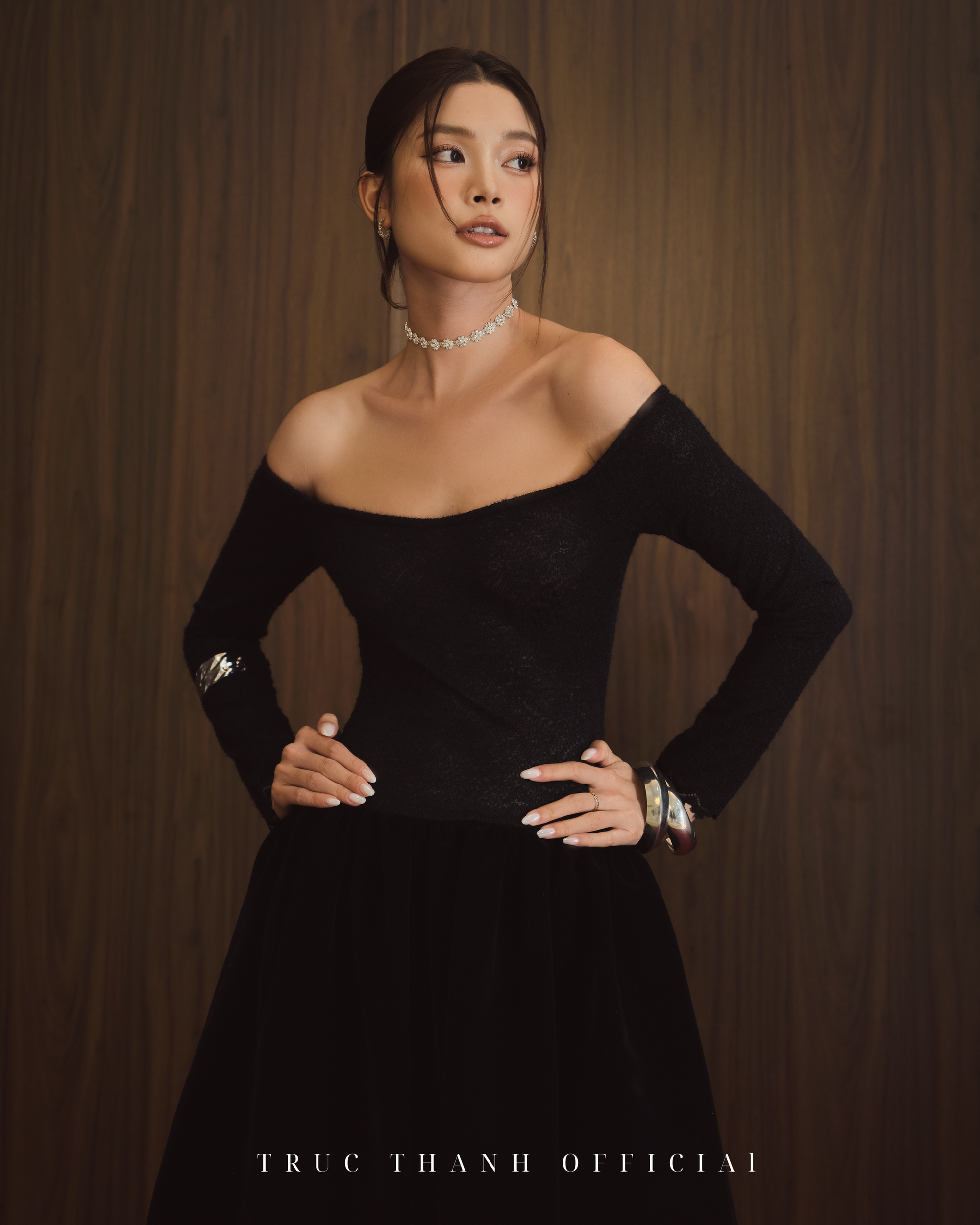 Velours Dress | Váy bí nhung form dài (Black/Red)