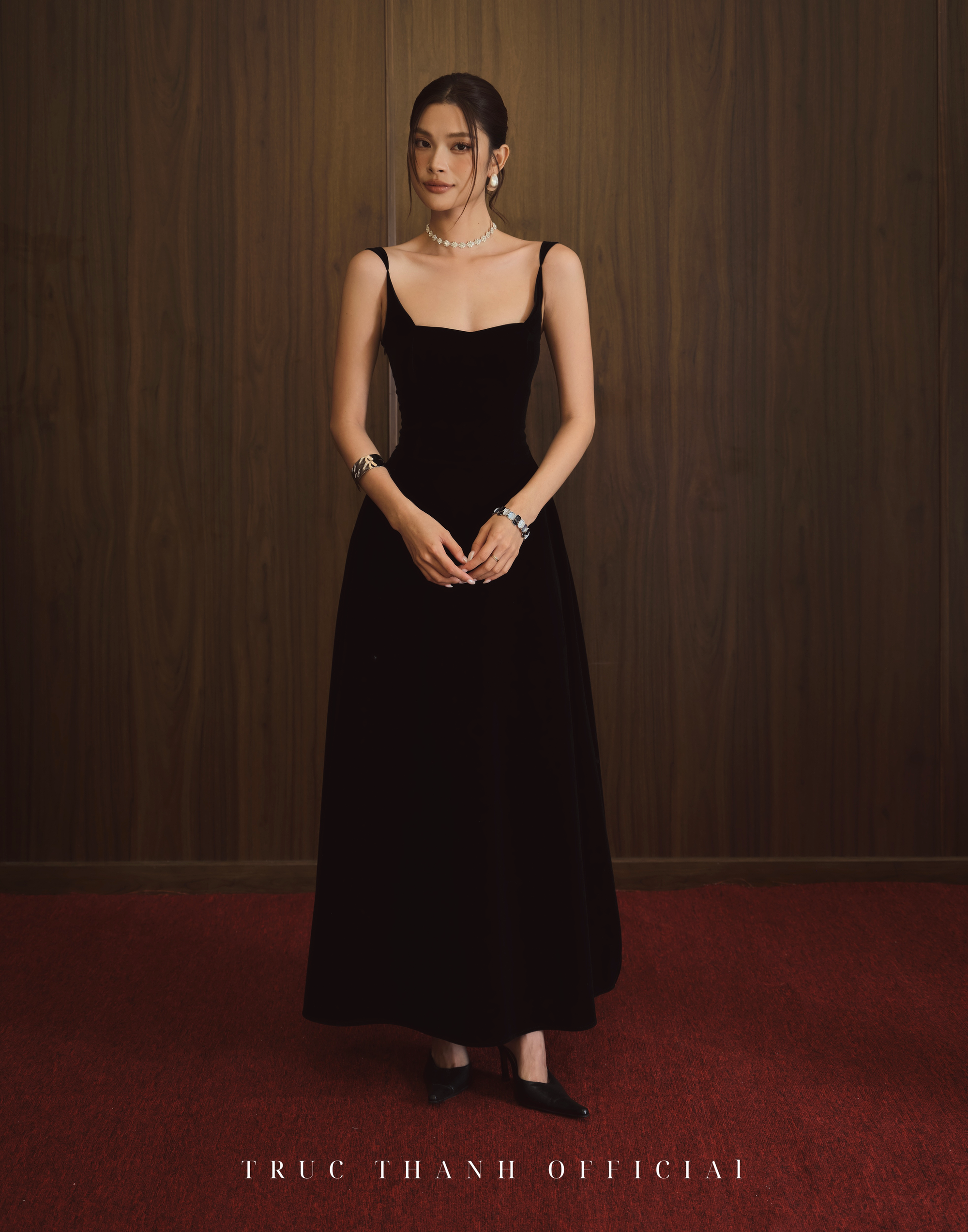 Amour Dress - Váy nhung dài (Black/Đen)