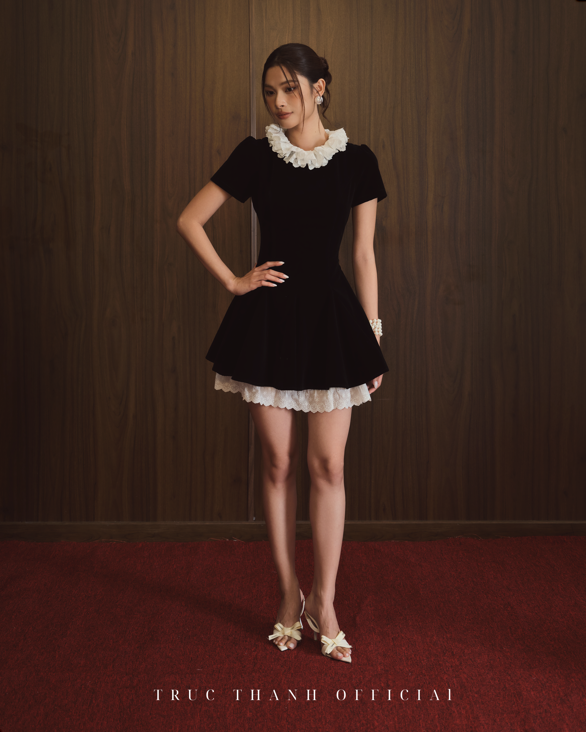 Classique Dress | Váy nhung cổ bèo (Black n White)