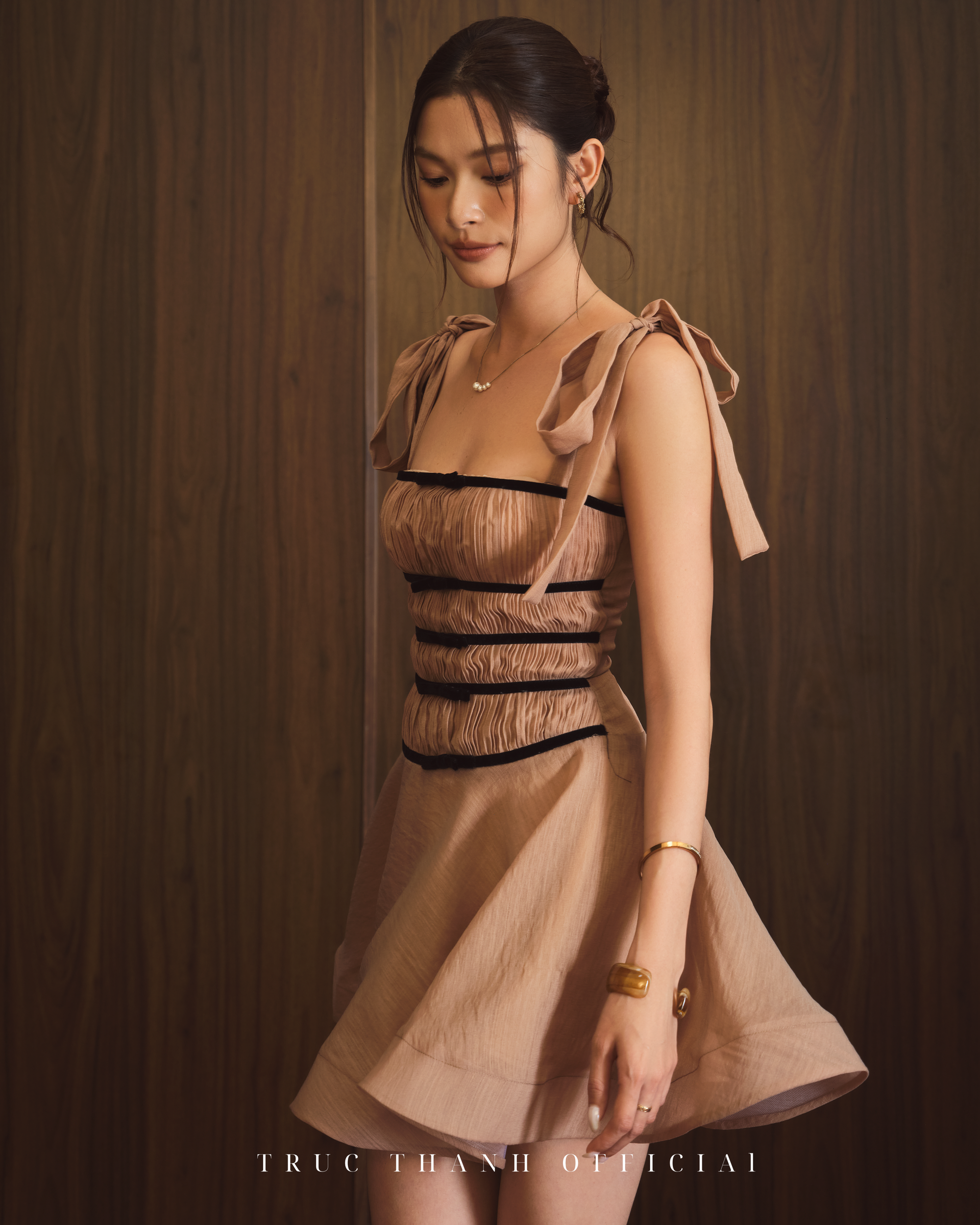 Fleur Dress | Váy xếp ly viền nơ (Beige)