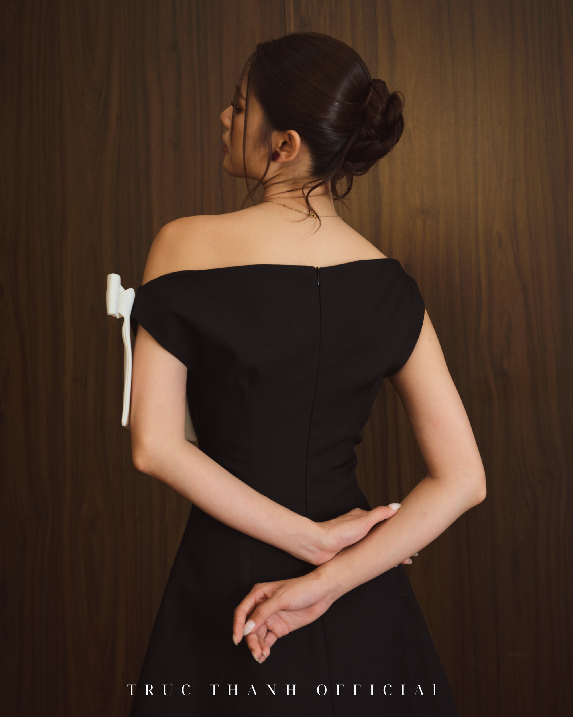 Elegance Dress | Váy cổ chéo form chữ A (Black/ Đen)