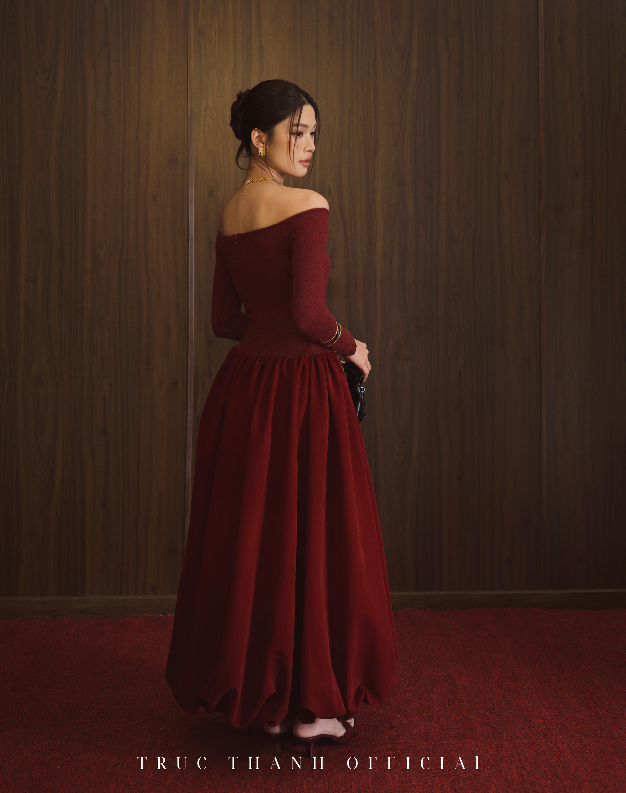 Velours Dress | Váy bí nhung form dài (Black/Red)