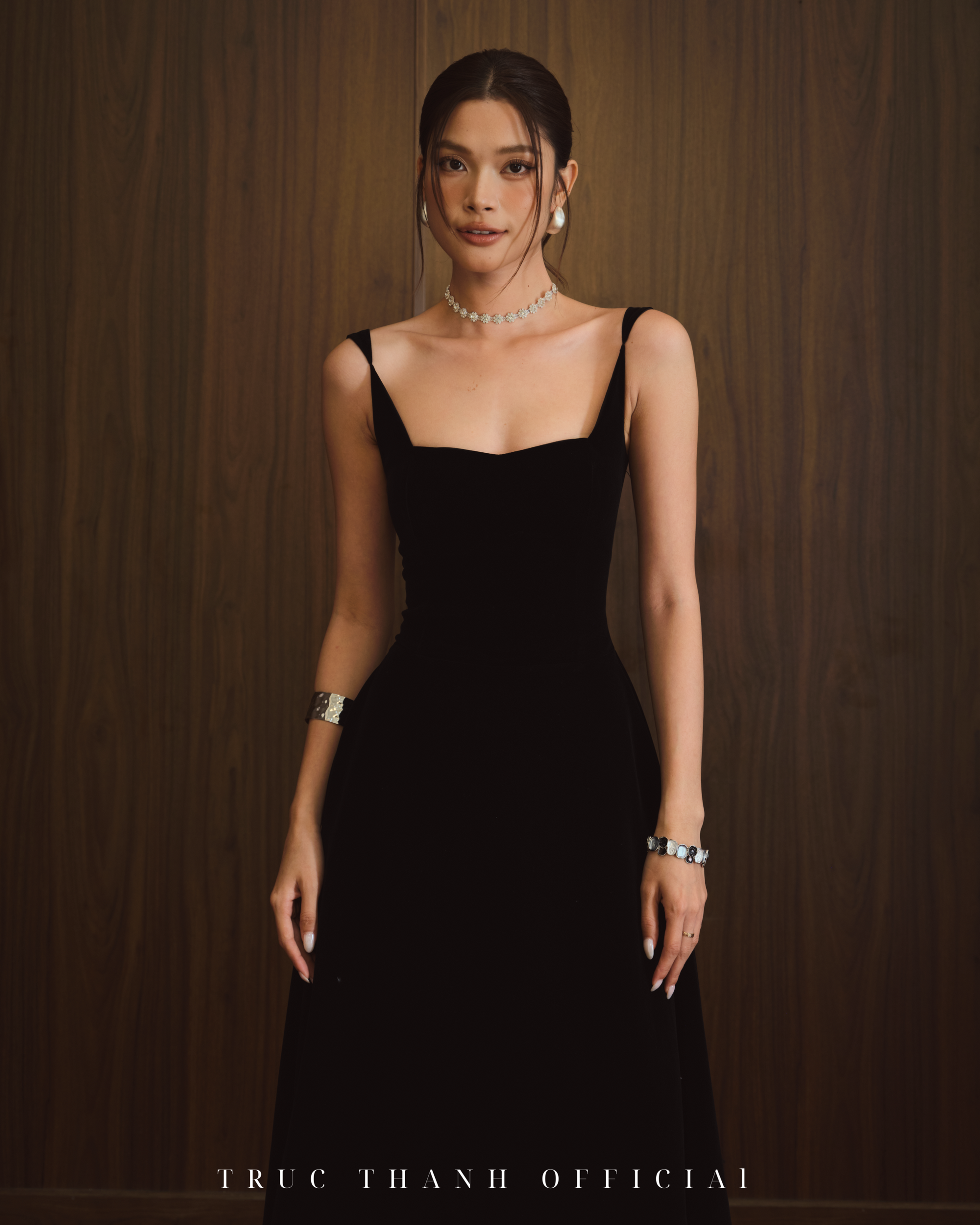 Amour Dress - Váy nhung dài (Black/Đen)