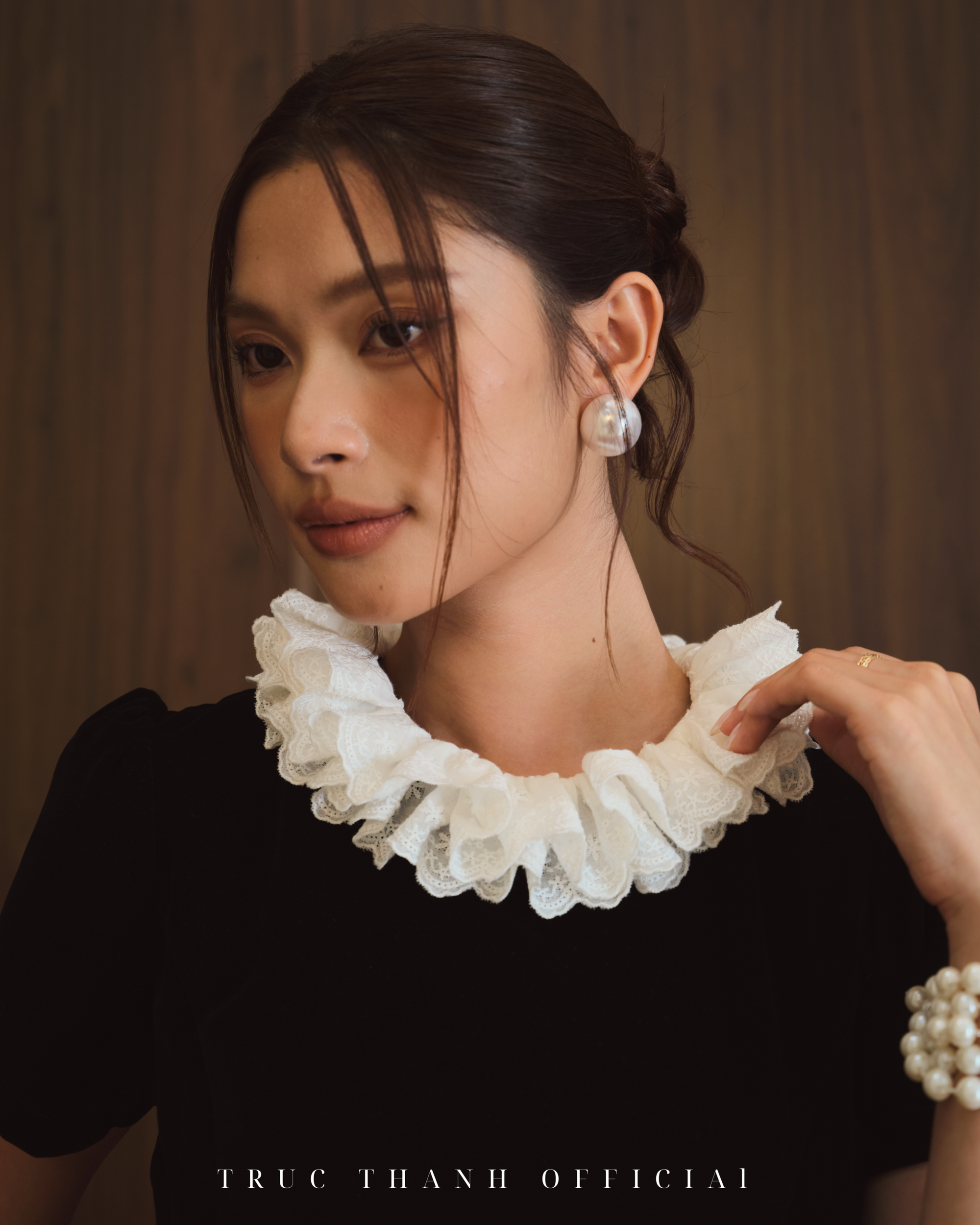 Classique Dress | Váy nhung cổ bèo (Black n White)