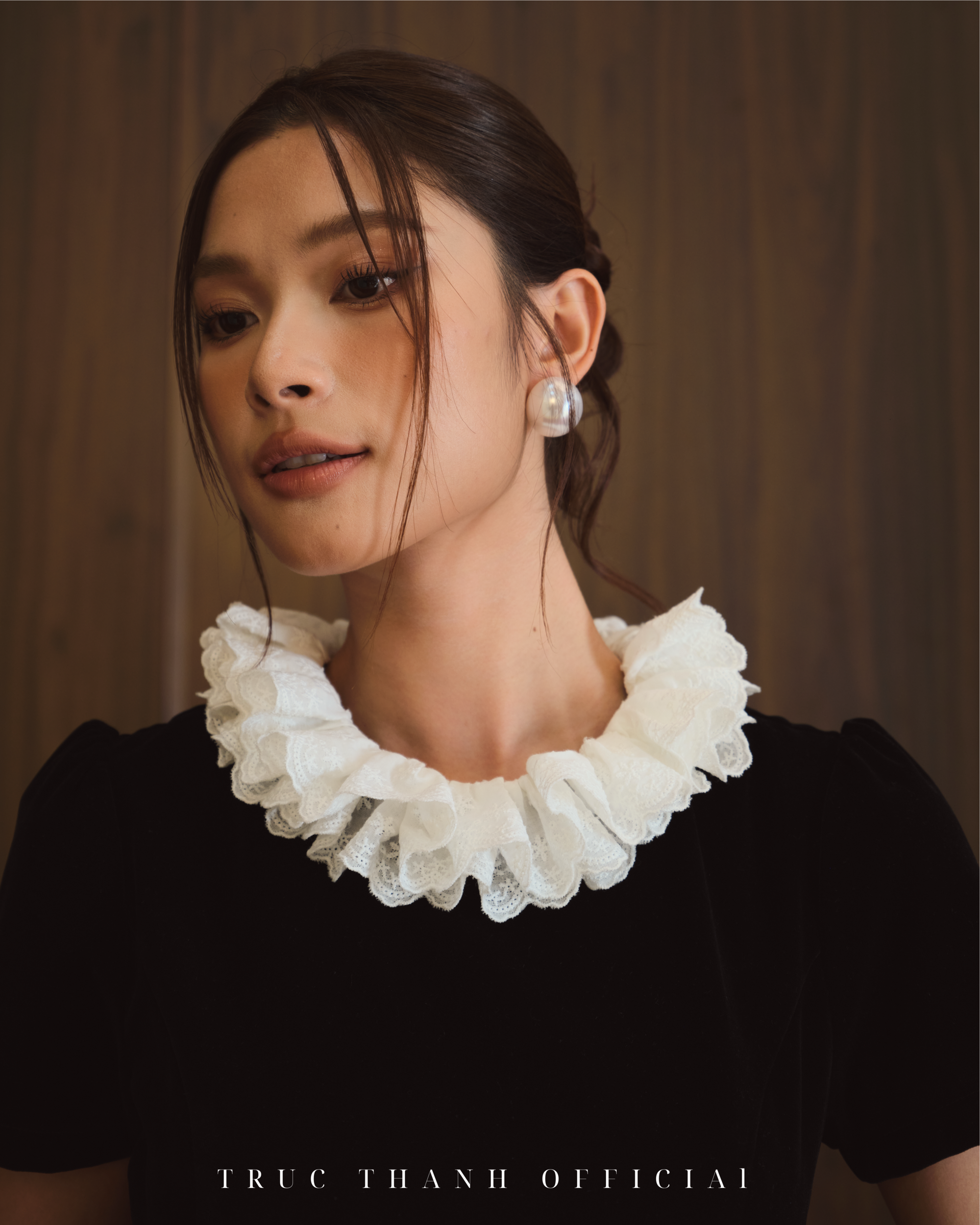 Classique Dress | Váy nhung cổ bèo (Black n White)